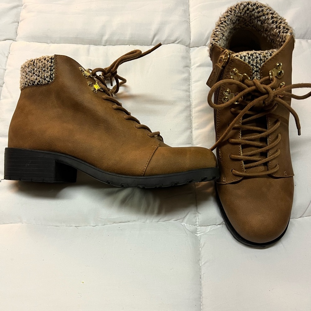 Trotters Waterproof Brown Ankle Boot size 7.5